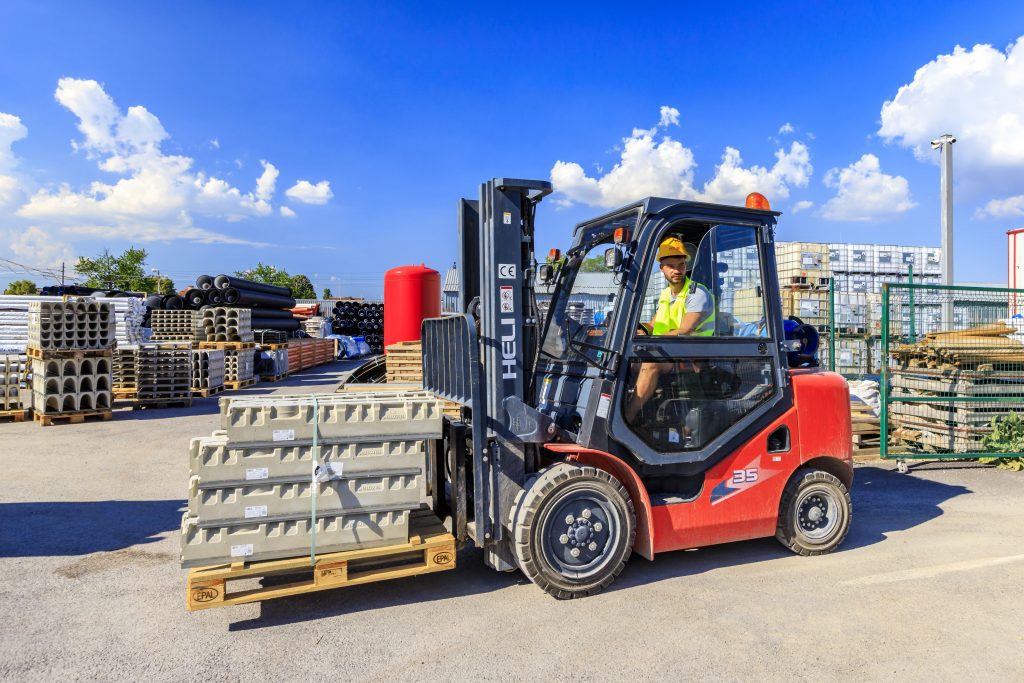 forklift powered by industrial lpg
